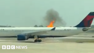 EM CHAMAS: Voo Delta PRECISA ser evacuado URGENTEMENTE após MOTOR pegar FOGO em Orlando!