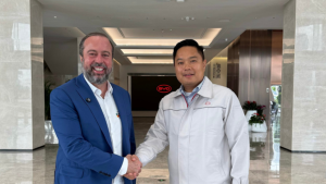 Silveira em Missão Chocante: Será que a China Conspira para Dominar a Energia Limpa do Brasil?