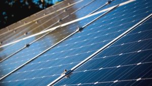 EUA Declaram Guerra Comercial: Painéis Solares do Sudeste Asiático Sob Ataque!