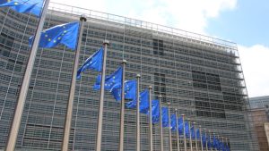 União Europeia INFUNDA 1,6 BI em Conflito: Um Novo Capítulo na Guerra Política!