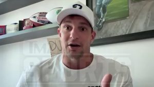 Bill Belichick EXCLUIDO da Festa de Gronk Beach: A Verdade CHOCANTE por trás do Convite!