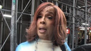 Gayle King Quebra Silêncio sobre Viagem Espacial e deleta Haters na Fúria Azul!