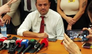 Chocante: Quem Ousou Visitar Glauber Braga em Meio à Greve de Fome?