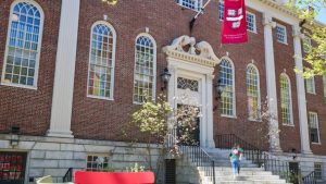 Trump SURPREENDE Harvard: US$ 2,2 BI CONGELADOS após Desafio!