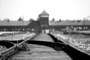 Ferrovias: O Papel Chocante na Tragédia do Holocausto e o Impacto Inconteste no Mundo Corporativo!