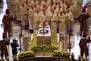Segredos Sombrio Revelados: O Que Realmente Acontece Após a Morte de um Papa?