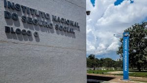 Explosiva Revelação: Ação Contra INSS Desencadeia Tempestade Política Antes da Operação da PF!