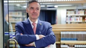 Barroso Revela: ‘Economist’ Exalta Golpistas em Post Polêmico!