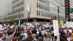 Revolta Nacional: Milhares se Levantam contra Trump de Flórida a Nova York!