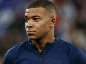 Mbappé É Vaiado Mesmo Fora de Campo: A VERDADE Chocante sobre Sua Recuperação!