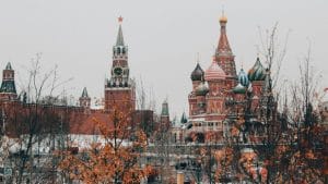 JUSTIÇA IMPERDIDA: Rússia EXPLODE em polêmica após CONDENAÇÃO de 4 jornalistas por ‘extremismo’!