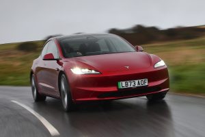 Musk em Alerta: Tesla Pode Estar Sacrificando Seus Fãs dos EVs!