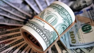 Dólar despenca para R$ 5,865: O que isso significa para a sua grana na treta política?