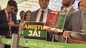 Descubra os Deputados Traidores por Trás da Anistia: Urgência Queiramos ou Não!