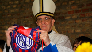 Conspiração ou Coincidência? A Morte do Papa e o Estrondoso Mistério da Carteirinha do Clássico Clube!