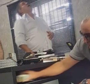 Escândalo Chocante: Vídeo Surpresa Revela Ex-Secretário e Diretor do Presídio em Corrupção Bilionária!