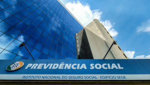 Após 235 Dias de Greve, Médicos Peritos Retornam: A Revolta que Pode Mudar Tudo!