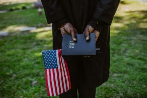Anti-Christian Bias: A Distração da Verdadeira Batalha Racial?