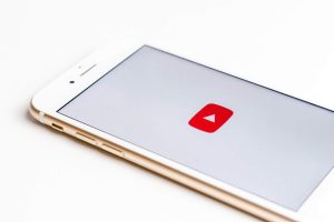 Ganhe Milhares de Reais de Casa: O Segredo CHOCANTE para Começar Seu Canal no YouTube em 2024!