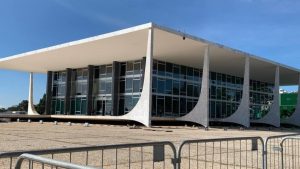 STF em Alerta: Clima Tenso Precede Julgamento Bombástico de Filipe Martins!