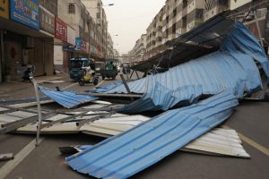 Tempestade Devastadora: Cancelamentos de Voos em Massa e Alertas Urgentes em Meio a Ventos Destruidores no Norte da China!