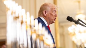 Trump Foge da Guerra Comercial: Suspender Tarifas aos Automóveis ou Início do Caos?
