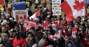 Trump Desperta Fúria Patriótica: Canadenses Fuzilam com Bandeiras e Vaias aos Americanos!