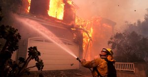 Sobrevivente do Holocausto EXIGE Justiça: Idosos Lutam contra LA após Incêndio Devastador!