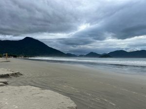 Desaparecimento Chocante: Bombeiros Desistem de Buscar Jovem no Mar de Ubatuba!