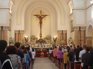 Empresária de Mogi Revela Experiência CHOCANTE na Última Missa do Papa Francisco!