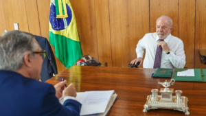 Lula recupera popularidade após ameaça de tarifas dos EUA e tensão diplomática crescente